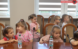 002 - Przedszkolaki z MP 1 z wizytą u Birmistrza 26.05.2026r. J. Kurpiewska (9)