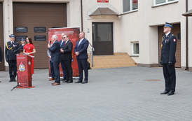 Powiatowe Obchody Dnia Strażaka w Zambrowie &mdash; Odznaczenia, Awanse i Wzruszające Chwile 13