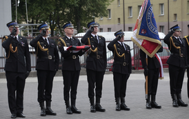 Powiatowe Obchody Dnia Strażaka w Zambrowie &mdash; Odznaczenia, Awanse i Wzruszające Chwile 84