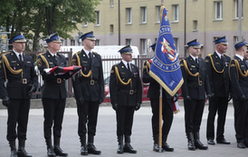Powiatowe Obchody Dnia Strażaka w Zambrowie &mdash; Odznaczenia, Awanse i Wzruszające Chwile 93