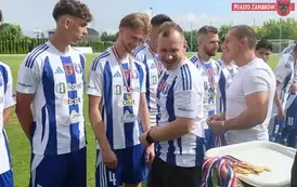 Piłkarskie Święto na Stadionie Miejskim &mdash; Olimpia Zambr&oacute;w żegna sezon z awansem do III Ligi! 43