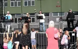 Letnia Estrada przy Szkole Podstawowej nr 3 71