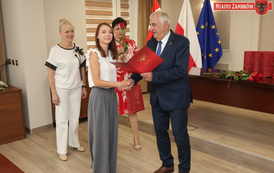 Uroczyste Wręczenie Akt&oacute;w Awansu Zawodowego Nauczycieli w Zambrowie 16