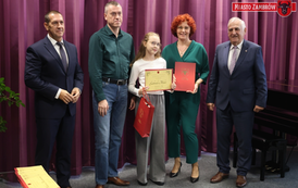 Nagrody Burmistrza Miasta Zambr&oacute;w trafiły do najzdolniejszych uczni&oacute;w szk&oacute;ł podstawowych 2 11