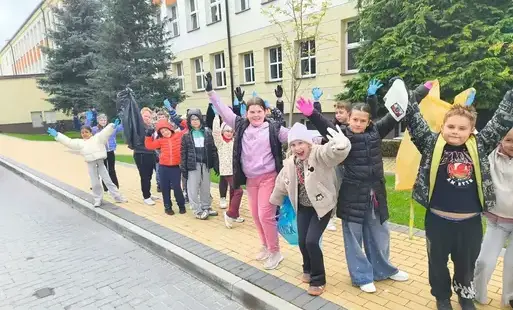 Zdjęcie do Akcja &bdquo;Sprzątanie świata&rdquo;  w Zambrowie &ndash; razem dla czystego  środowiska