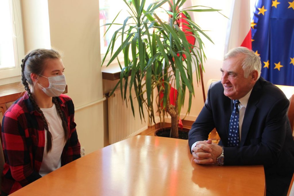 Burmistrz pogratulował sukcesów młodej zambrowiance Patrycji Buczyńskiej
