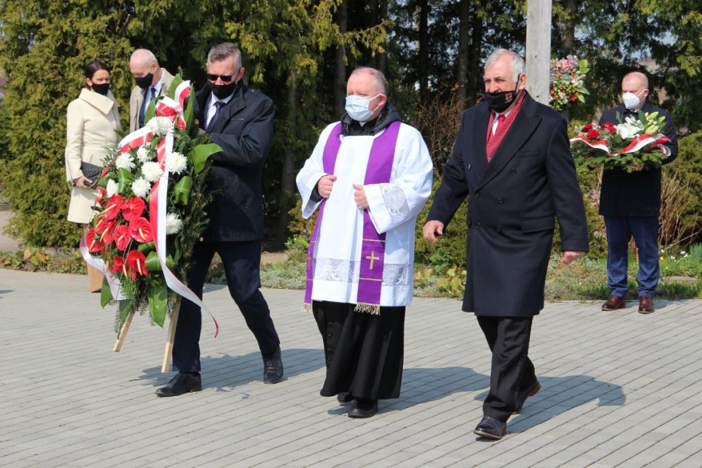 „Cześć ich pamięci” – miejskie obchody 81. rocznicy Zbrodni Katyńskiej