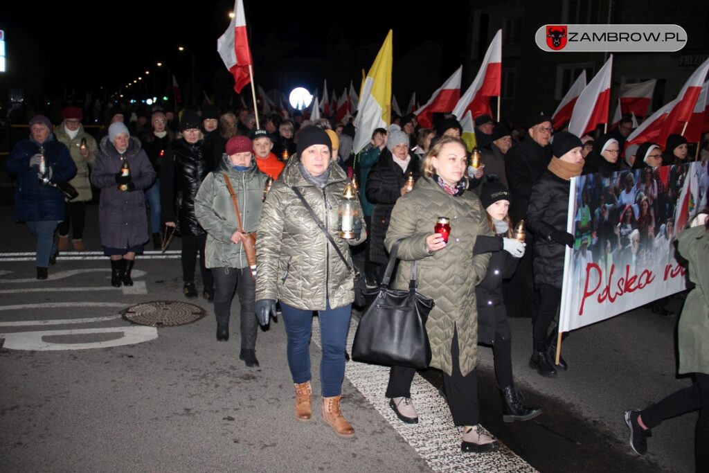 “Marsz Światła” przeszedł ulicami Zambrowa 02.04.2023r. fot. J. Włodkowska -Kurpiewska