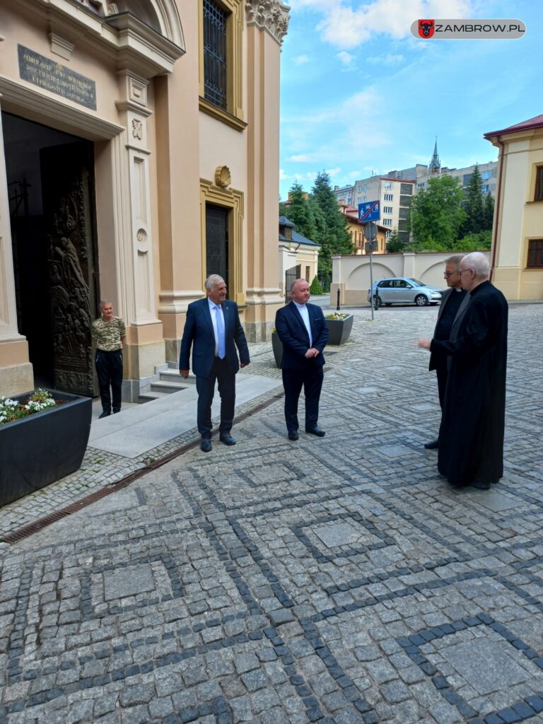 W odwiedzinach u Honorowego Obywatela Miasta Zambrów 05.06.2023r. fot. J. Kossakowski