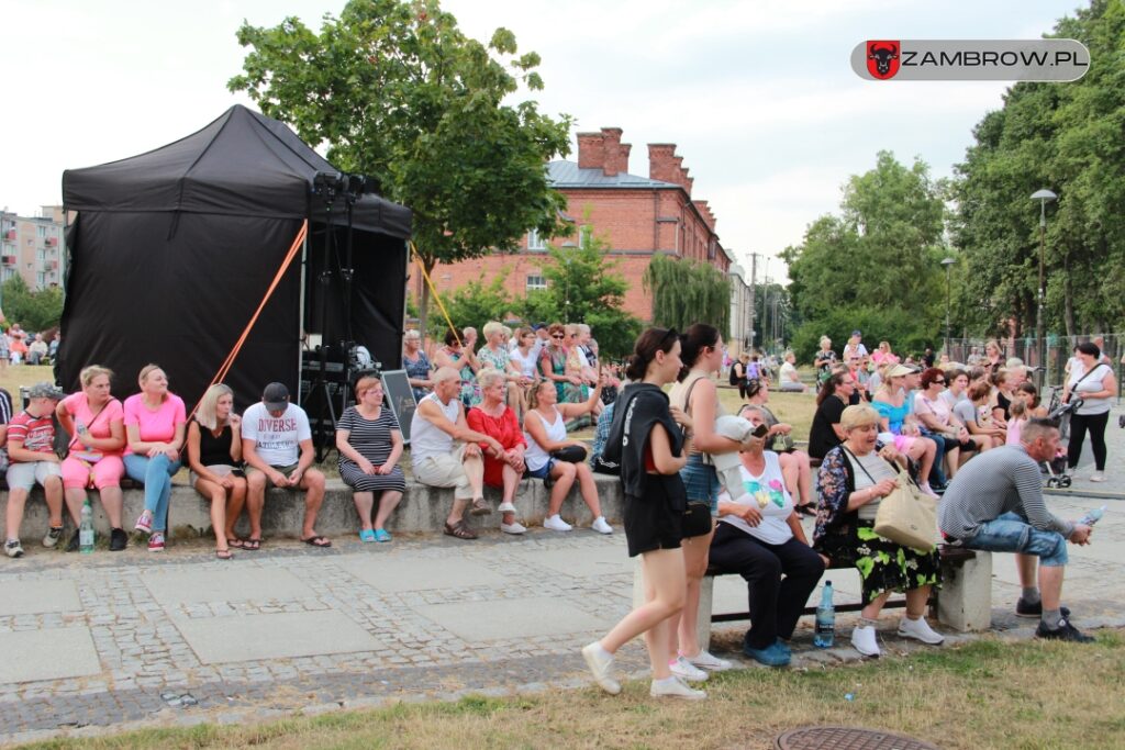 Na "Koszarach" rozbrzmiała muzyka w ramach Letniej Estrady z MOK 16.07.2023 fot. J. Włodkowska - Kurpiewska