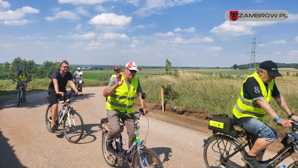 Rowerzyści odwiedzili Lutostań w ramach akcji Zambrów na rowery 06.08.2023r. fot. A. Trochimowicz