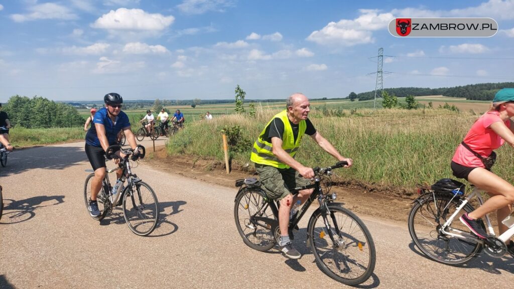 Rowerzyści odwiedzili Lutostań w ramach akcji Zambrów na rowery 06.08.2023r. fot. A. Trochimowicz