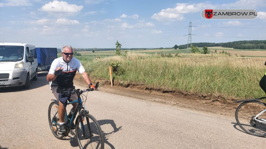 Rowerzyści odwiedzili Lutostań w ramach akcji Zambrów na rowery 06.08.2023r. fot. A. Trochimowicz