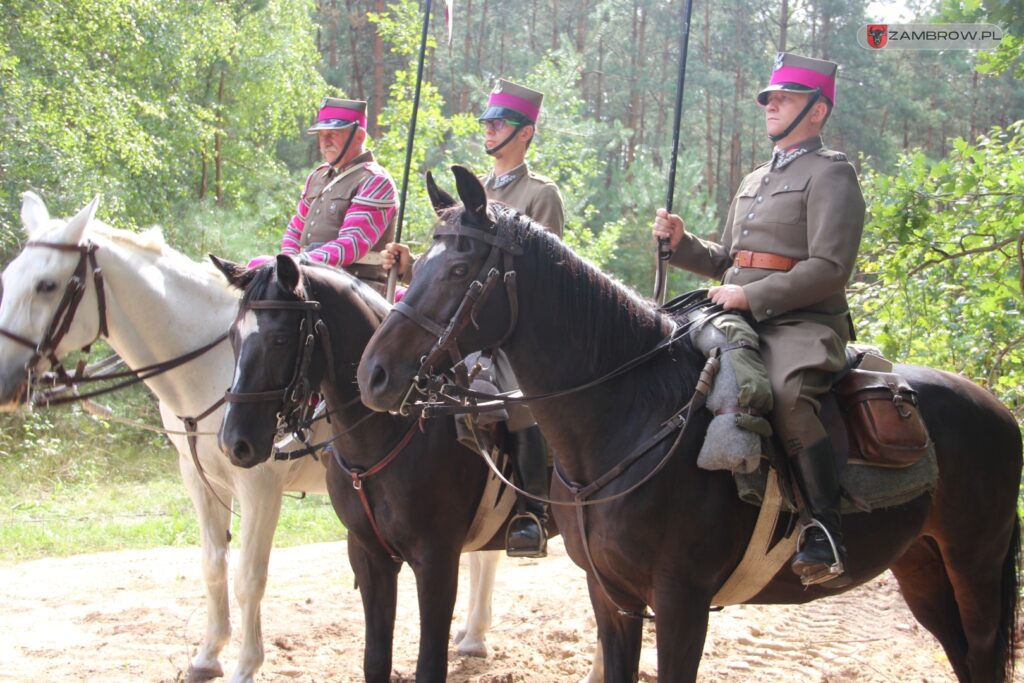 Odsłonięcie tablicy pamiątkowej ppłk. Jana Hipolita Litewskiego 09.09.2023 - fot. J. Włodkowska