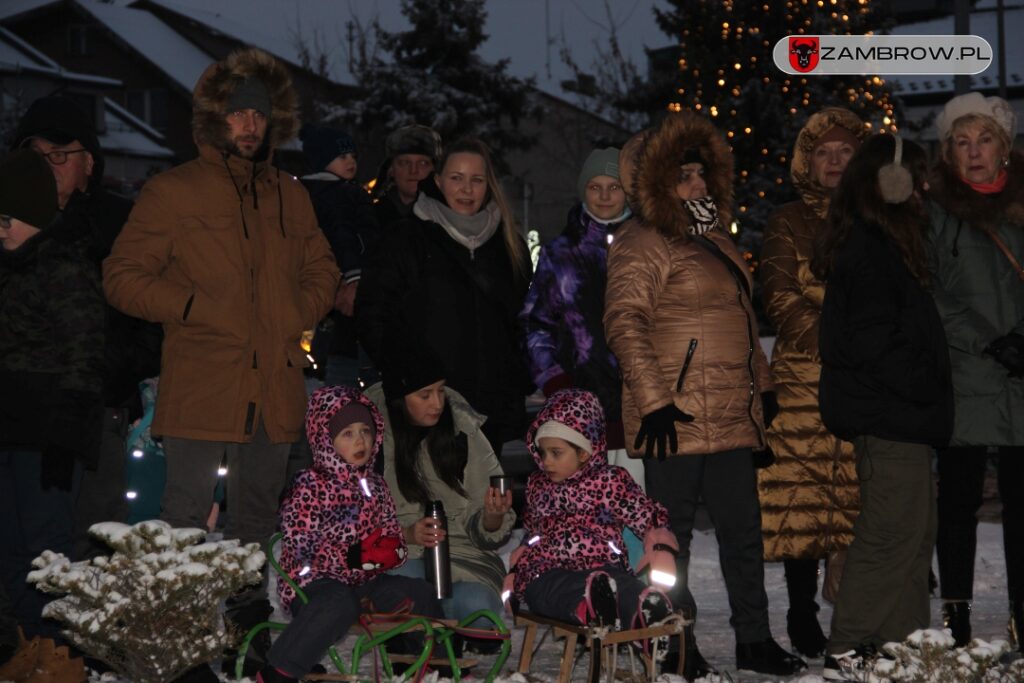 Świąteczne iluminacje świetlne rozbłysły w Zambrowie 03.12.2023r. fot. K.Ferks