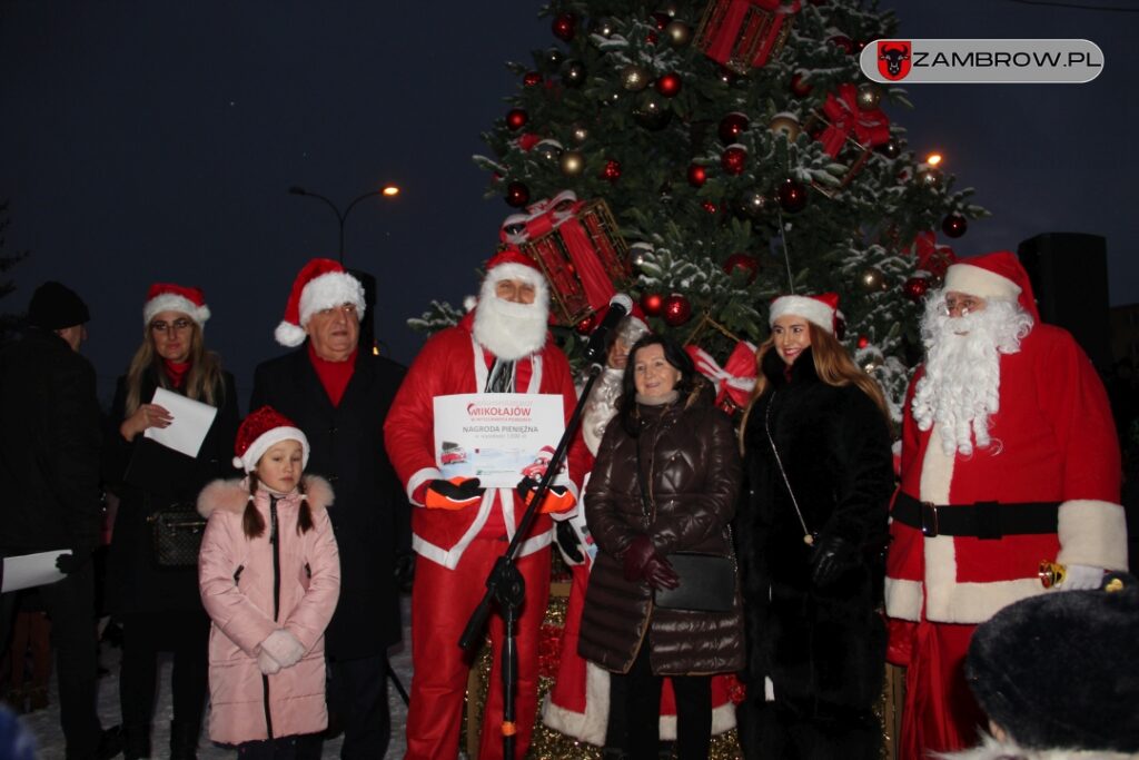 Świąteczne iluminacje świetlne rozbłysły w Zambrowie 03.12.2023r. fot. K.Ferks