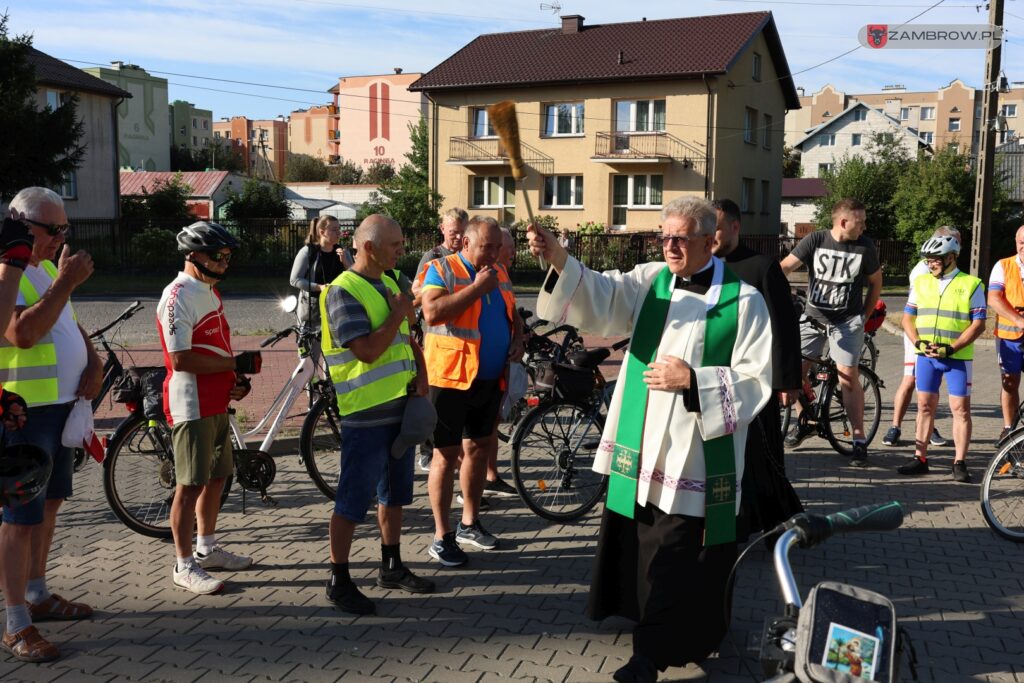 Rowerzyści w tegorocznej pielgrzymce do Hodyszewa 11.08.2024r. fot. M. Maciejewski