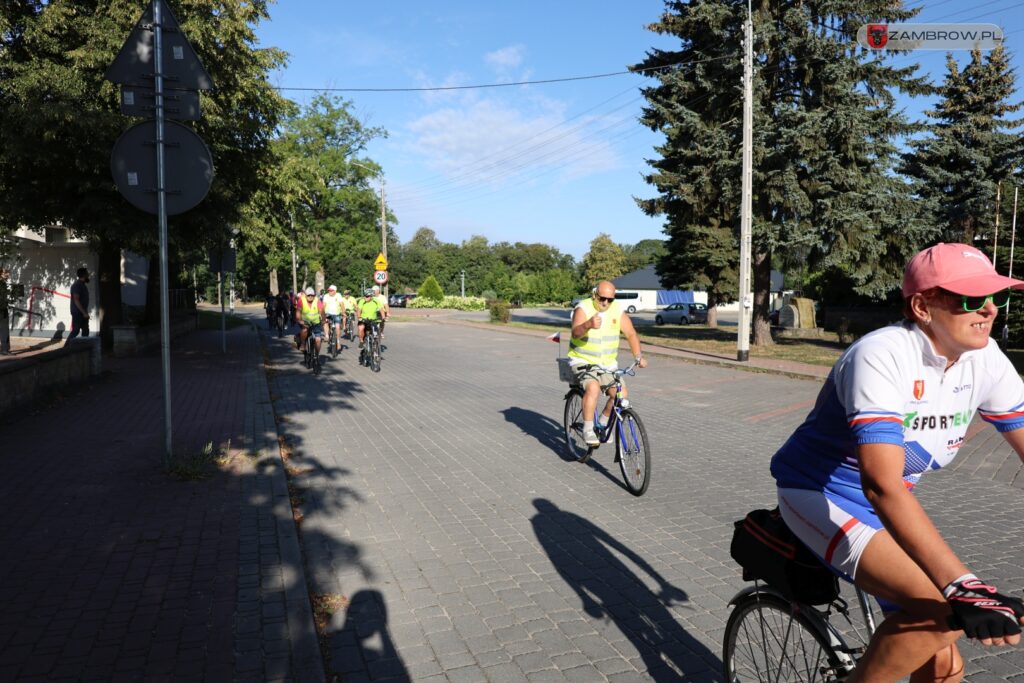 Rowerzyści w tegorocznej pielgrzymce do Hodyszewa 11.08.2024r. fot. M. Maciejewski