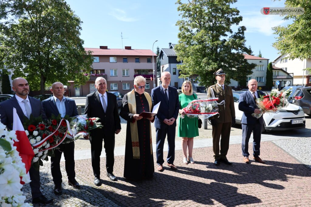 Złożono wieńce pod pomnikiem żołnierza Wojska Polskiego 14.08.2024 fot. J. Włodkowska - Kurpiewska