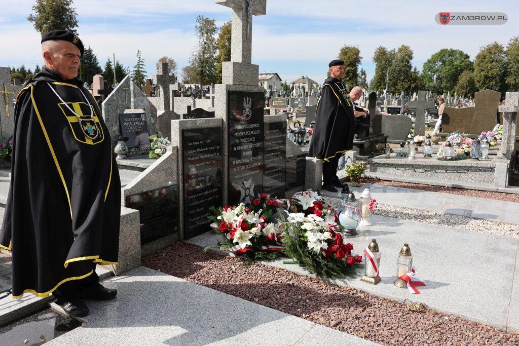 Uczcili pamięć żołnierzy poległych podczas wybuchu II wojny światowej 01.09.2024r. fot. Justyna Włodkowska - Kurpiewska