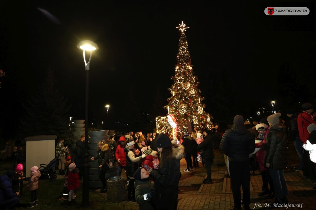 Świąteczny klimat w Zambrowie 01.12.2024r.  fot. M. Maciejewski