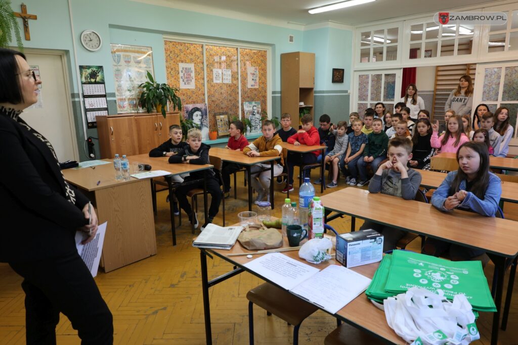 Niecodzienna lekcja o ekologii 20.05.2025r. fot. J. Kurpiewska