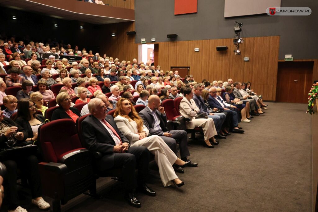 Koncert z okazji Dnia Matki oraz wręczenie medali za długoletnią służbę dla pracowników Urzędu Miasta 25.05.2025r. fot. J. Kurpiewska