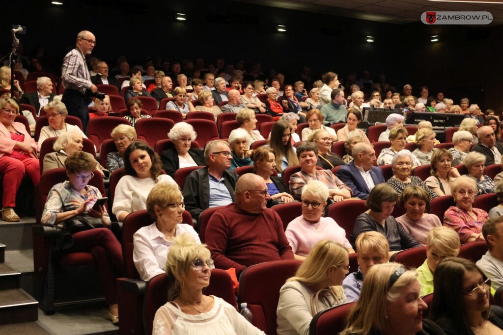 Koncert z okazji Dnia Matki oraz wręczenie medali za długoletnią służbę dla pracowników Urzędu Miasta 25.05.2025r. fot. J. Kurpiewska