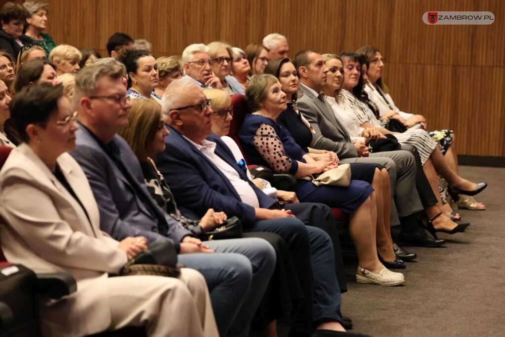 Koncert z okazji Dnia Matki oraz wręczenie medali za długoletnią służbę dla pracowników Urzędu Miasta 25.05.2025r. fot. J. Kurpiewska