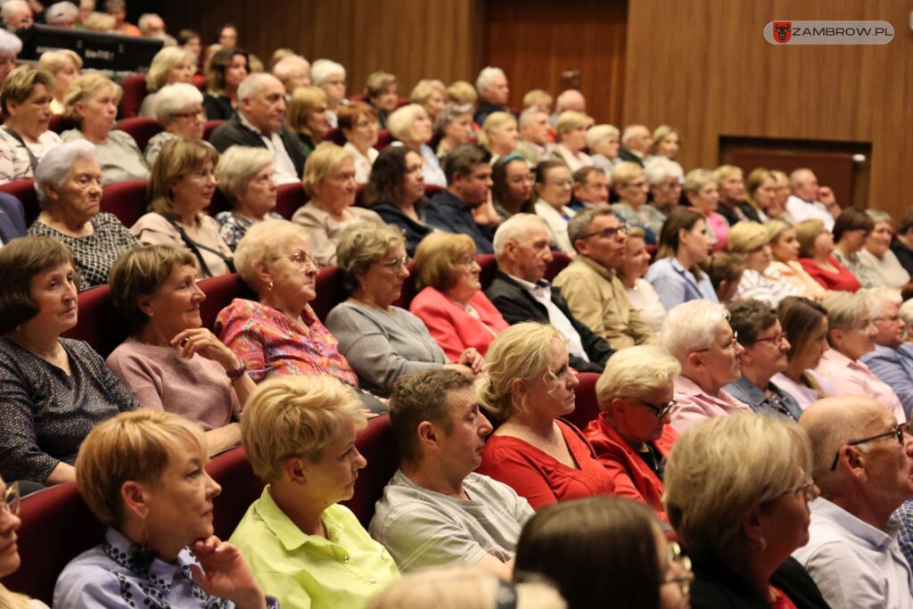 Koncert z okazji Dnia Matki oraz wręczenie medali za długoletnią służbę dla pracowników Urzędu Miasta 25.05.2025r. fot. J. Kurpiewska