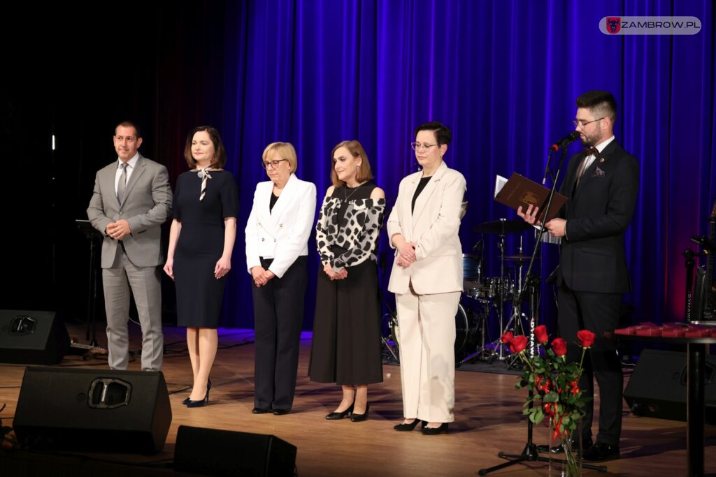 Koncert z okazji Dnia Matki oraz wręczenie medali za długoletnią służbę dla pracowników Urzędu Miasta 25.05.2025r. fot. M. Maciejewski