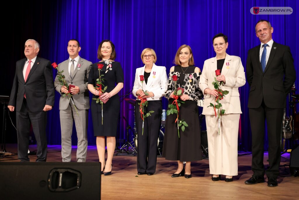 Koncert z okazji Dnia Matki oraz wręczenie medali za długoletnią służbę dla pracowników Urzędu Miasta 25.05.2025r. fot. M. Maciejewski