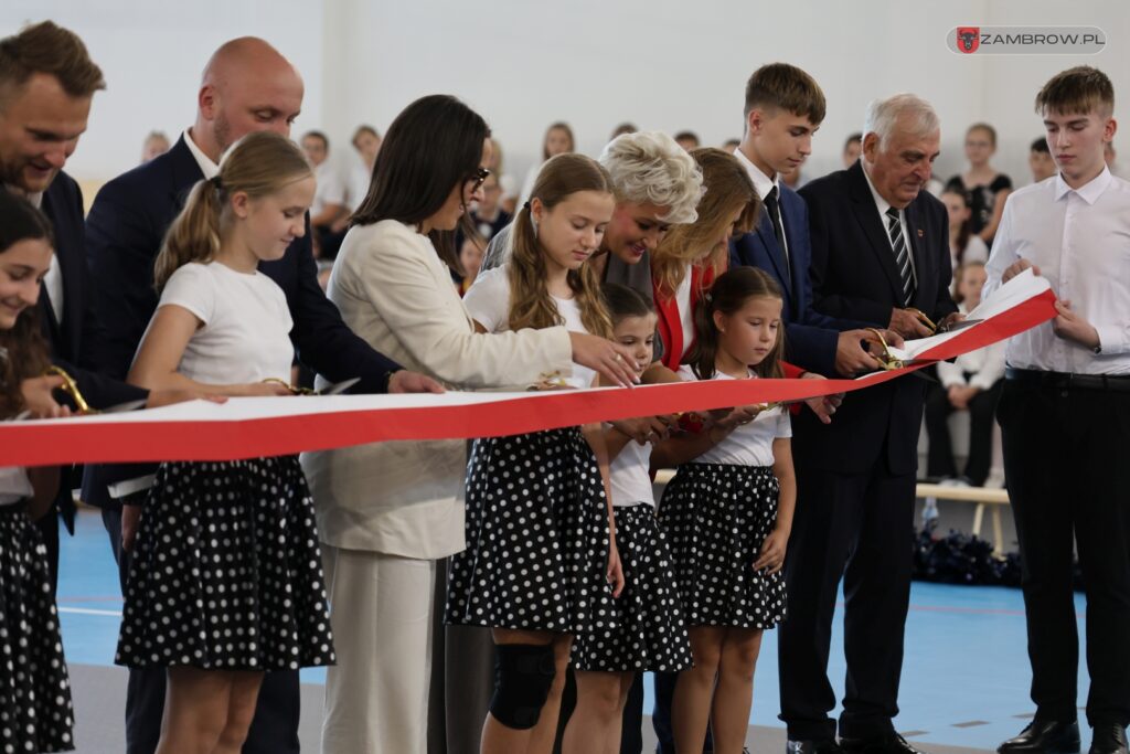 Sala sportowa przy Szkole Podstawowej nr 3 oficjalnie otwarta 05.09.2025r. fot. J. Kurpiewska