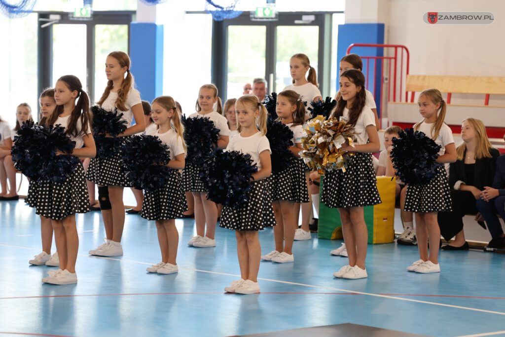 Sala sportowa przy Szkole Podstawowej nr 3 oficjalnie otwarta 05.09.2025r. fot. J. Kurpiewska