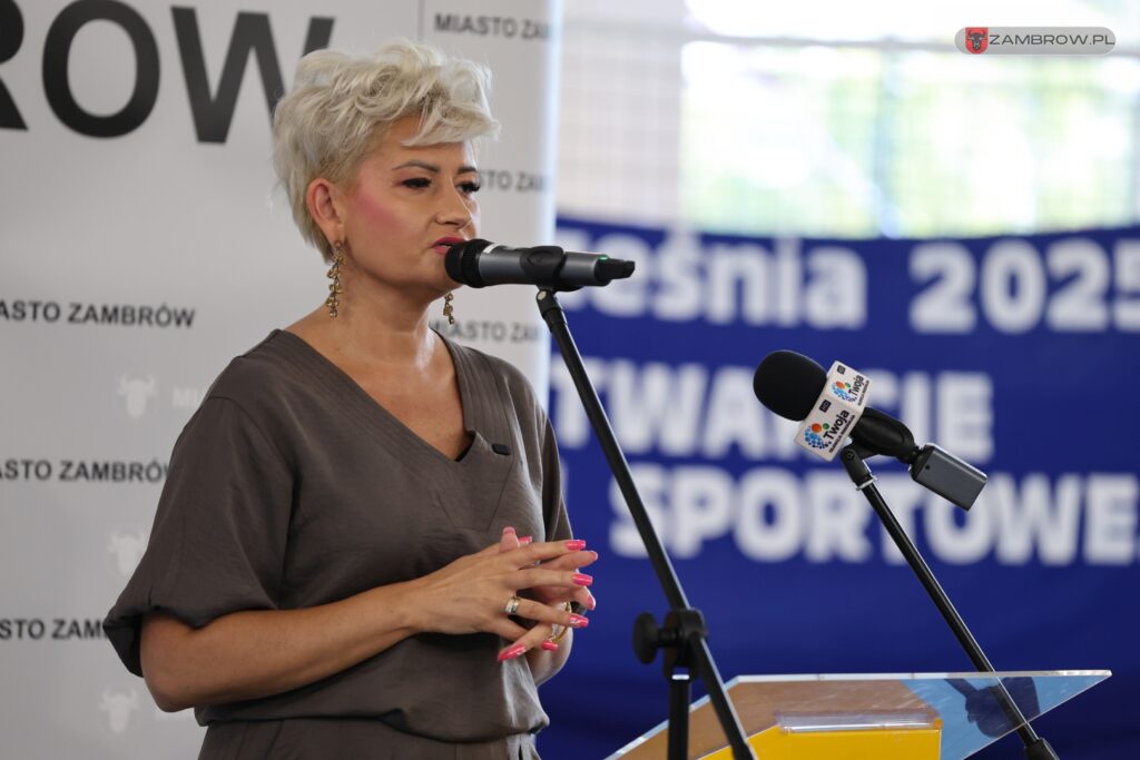 Sala sportowa przy Szkole Podstawowej nr 3 oficjalnie otwarta 05.09.2025r. fot. J. Kurpiewska