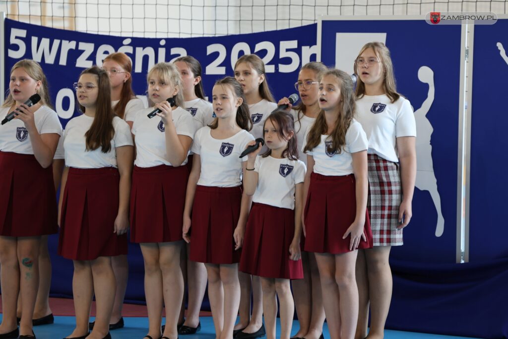 Sala sportowa przy Szkole Podstawowej nr 3 oficjalnie otwarta 05.09.2025r. fot. J. Kurpiewska