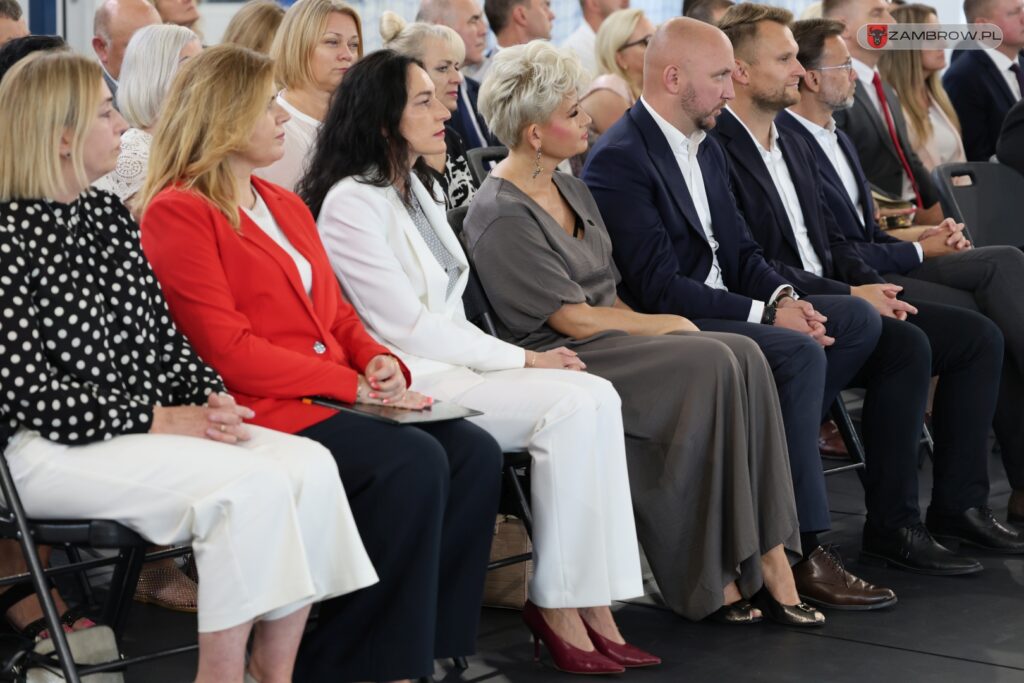 Sala sportowa przy Szkole Podstawowej nr 3 oficjalnie otwarta 05.09.2025r. fot. J. Kurpiewska